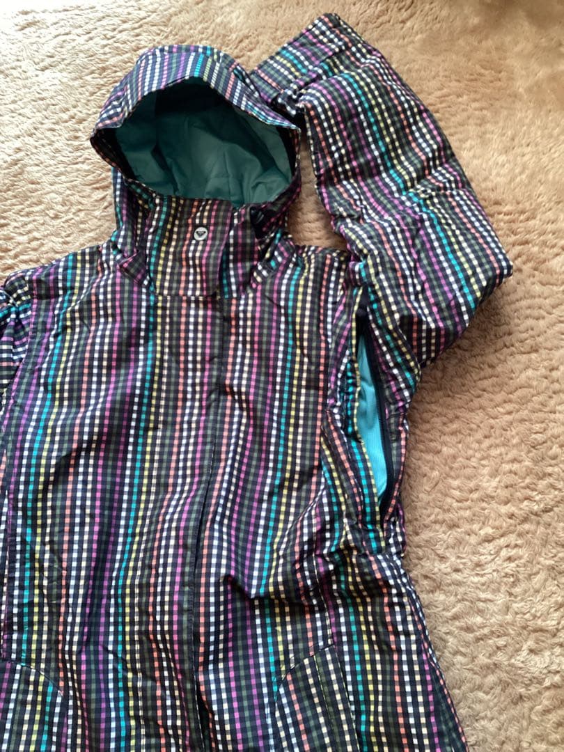 新品　ROXYレディースＳ、150スノボウェアスキーウェア 上下でサイズ違い