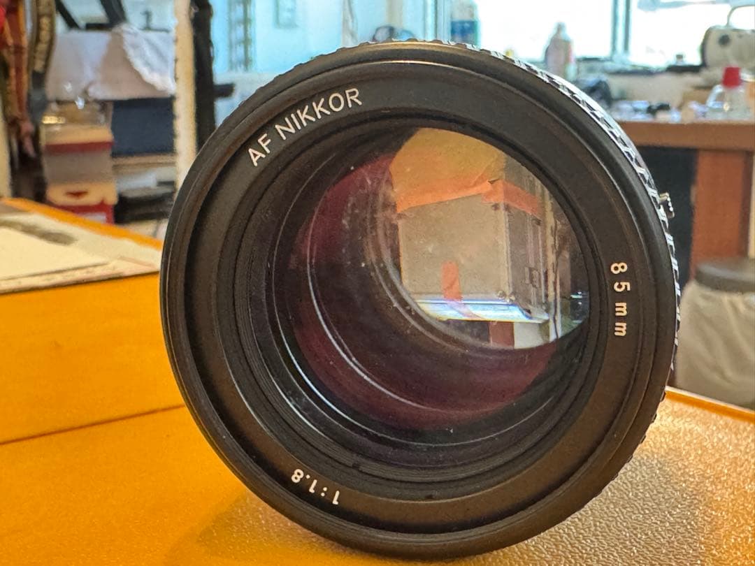 Nikon AF NIKKOR 85mm F1.8 カメラレンズ
