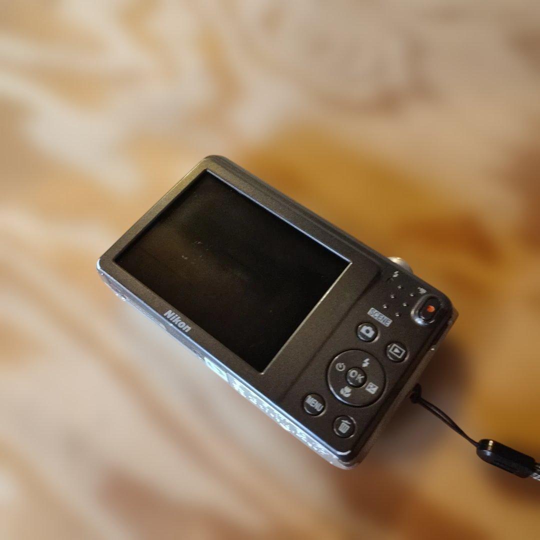 Nikon COOLPIX A300 デジタルカメラ 8倍ズーム