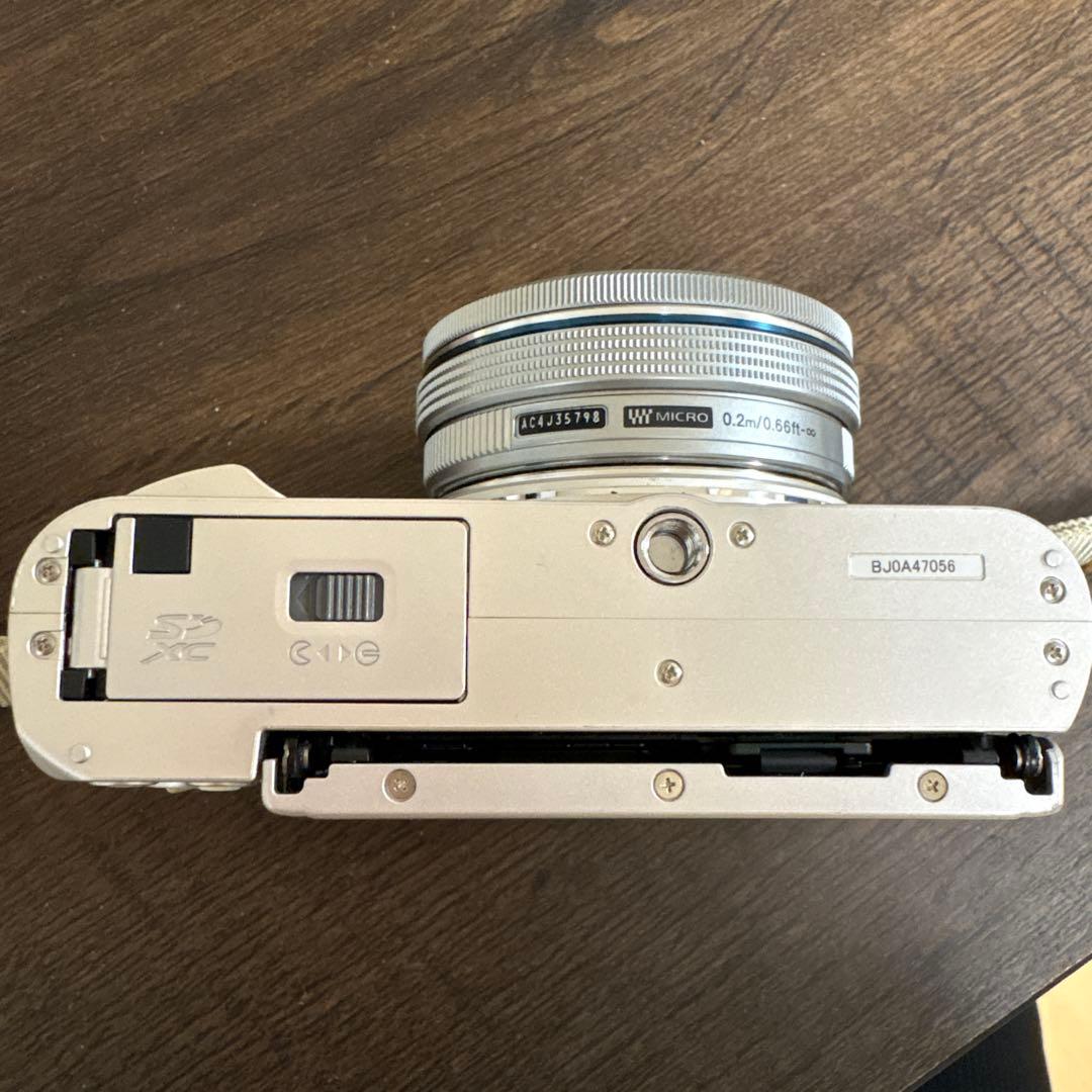 OLYMPUS E-PL9 ミラーレス一眼 ホワイト