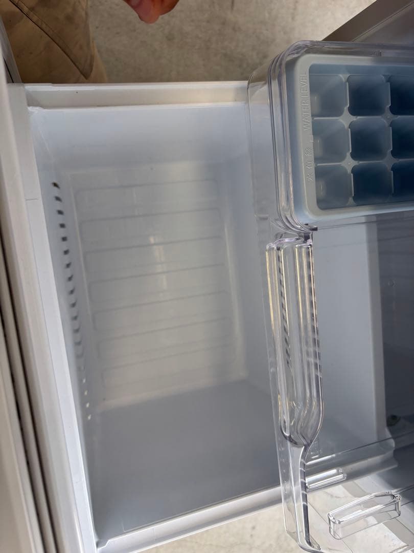 【美品】三菱 ノンフロン冷凍冷蔵庫 MR-P15H-W 2023年製