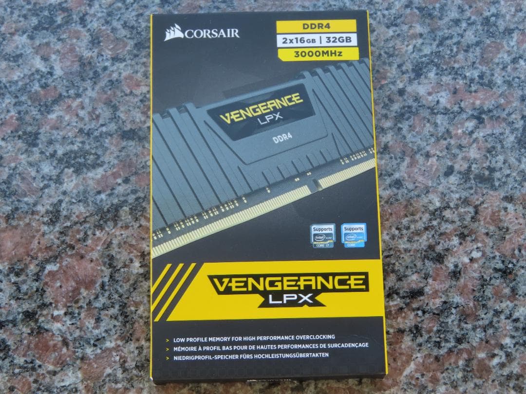 メモリー Corsair Vengeance LPX DDR4 32GB 3000MHz