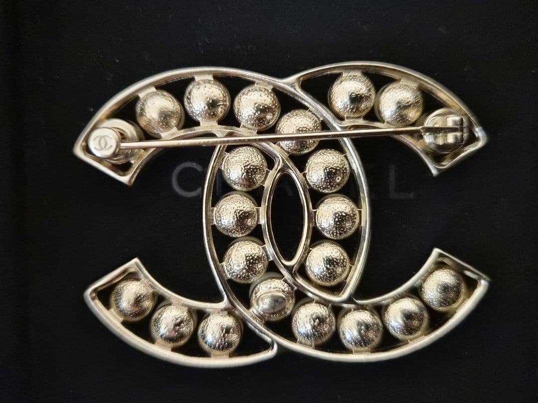 未使用　CHANEL ブローチ