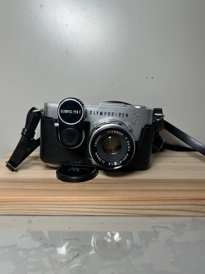 Olympus PEN F ハーフフィルムカメラ【難あり】