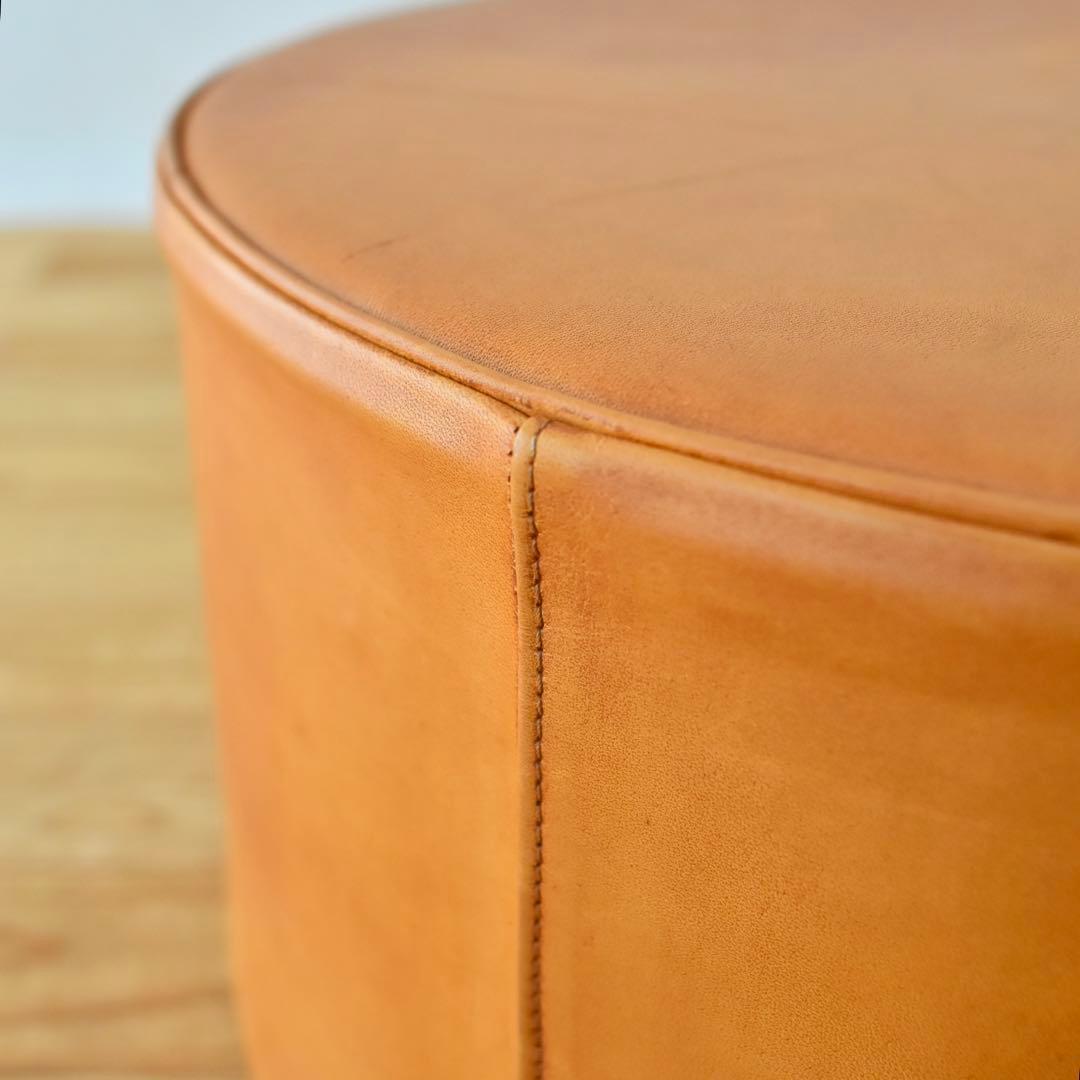 デンマーク Ivan Schlechter Foot Stool 本革オットマン