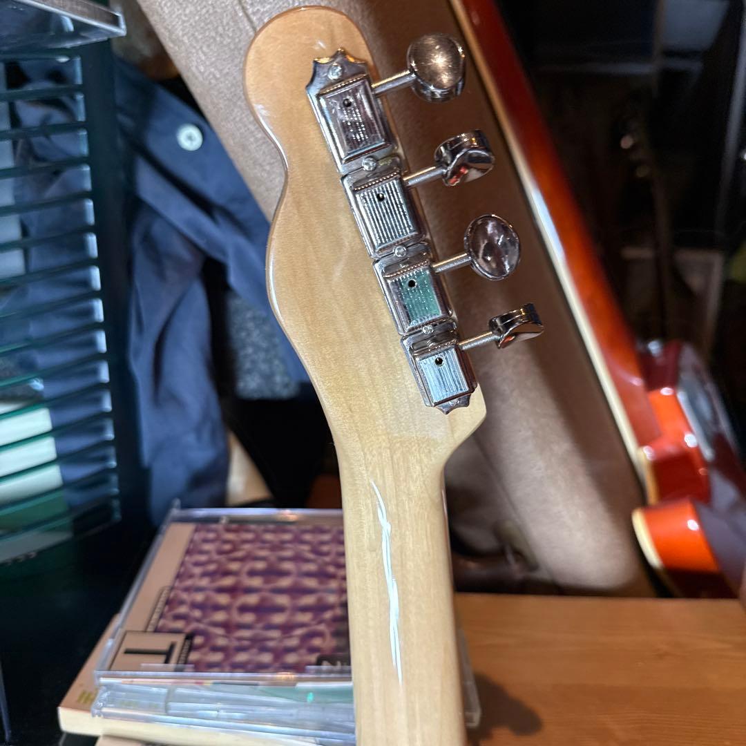 Fender エレキウクレレ　イエロー