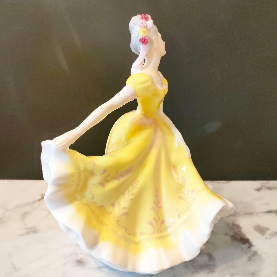 ロイヤルドルトン ニネット 陶器 エレガント ダンス ハンドペイント 人形 置物