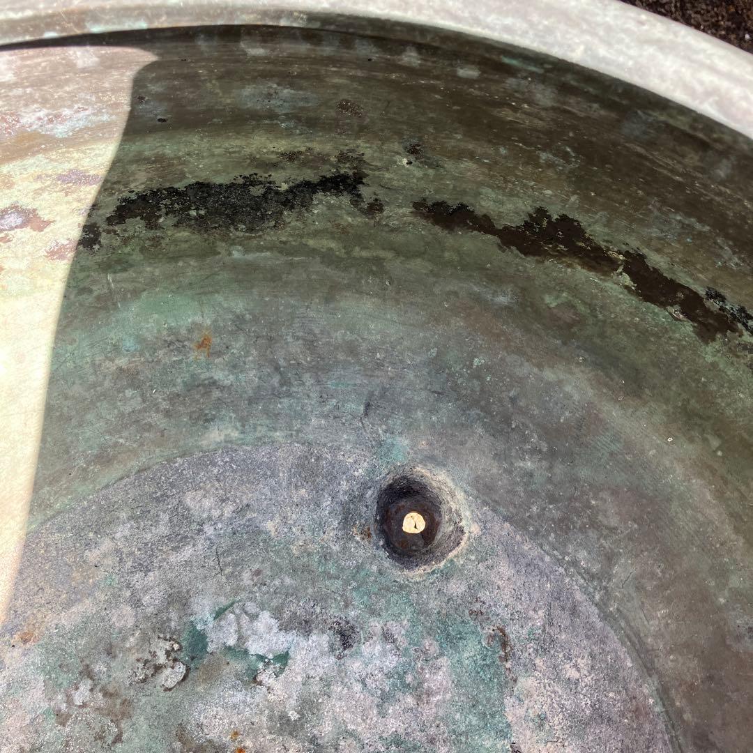 青銅製３脚付き骨董火鉢（底の穴を塞ぎ睡蓮鉢や金魚・メダカ鉢などに）