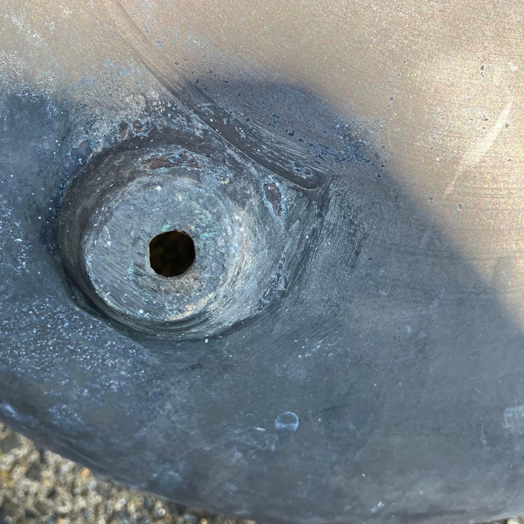 青銅製３脚付き骨董火鉢（底の穴を塞ぎ睡蓮鉢や金魚・メダカ鉢などに）