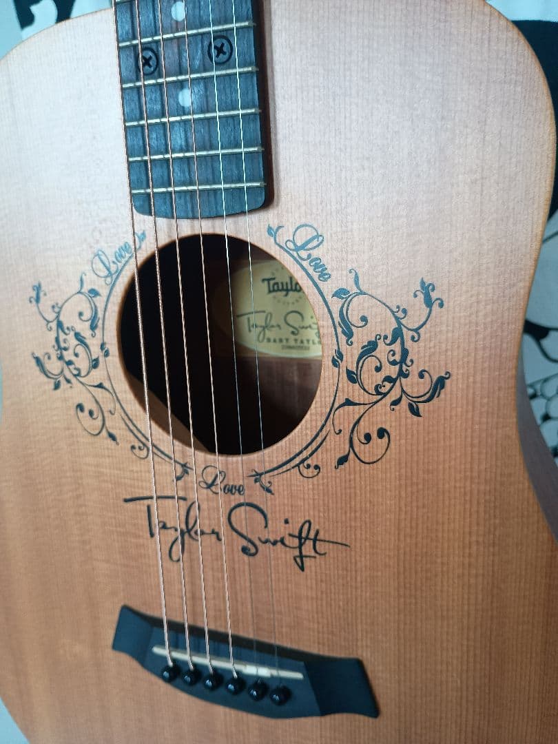 Taylor Swift サイン入り Baby Taylor