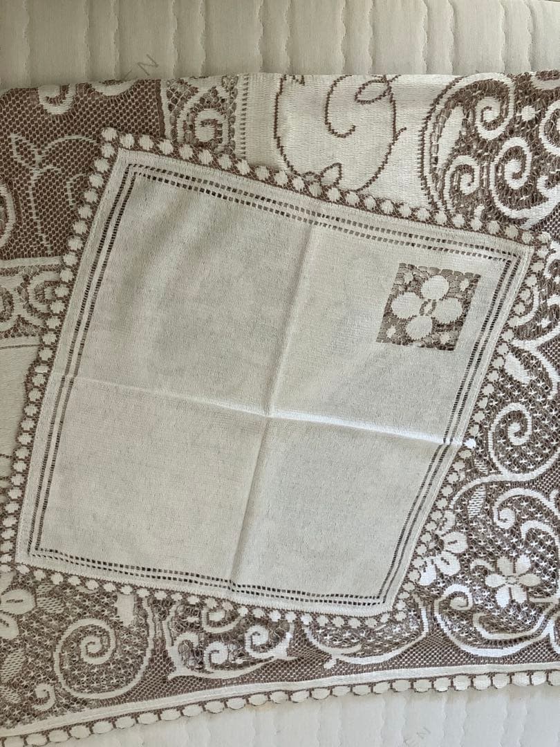 フランス製　ビンテージ特大テーブルクロスとテーブルナプキン10枚セット　新品札付