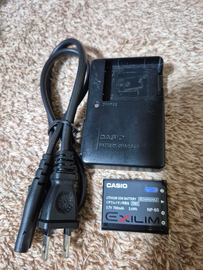 CASIO EX-Z800 デジタルカメラ シルバー中古