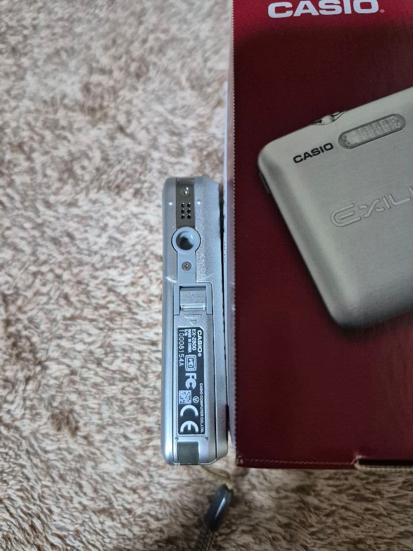 CASIO EX-Z800 デジタルカメラ シルバー中古