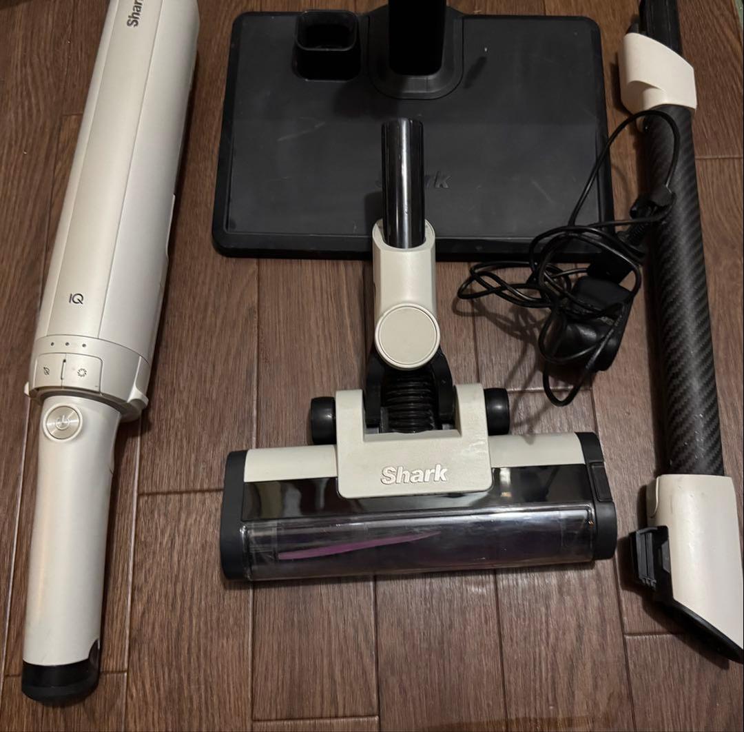 最終値下げSHARK コードレススティッククリーナー LC200JIV