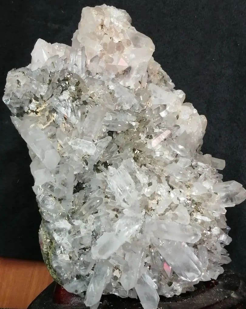 水晶 エピドート 共生クラスター（グリーントルマリン）5.6kg ーtot017