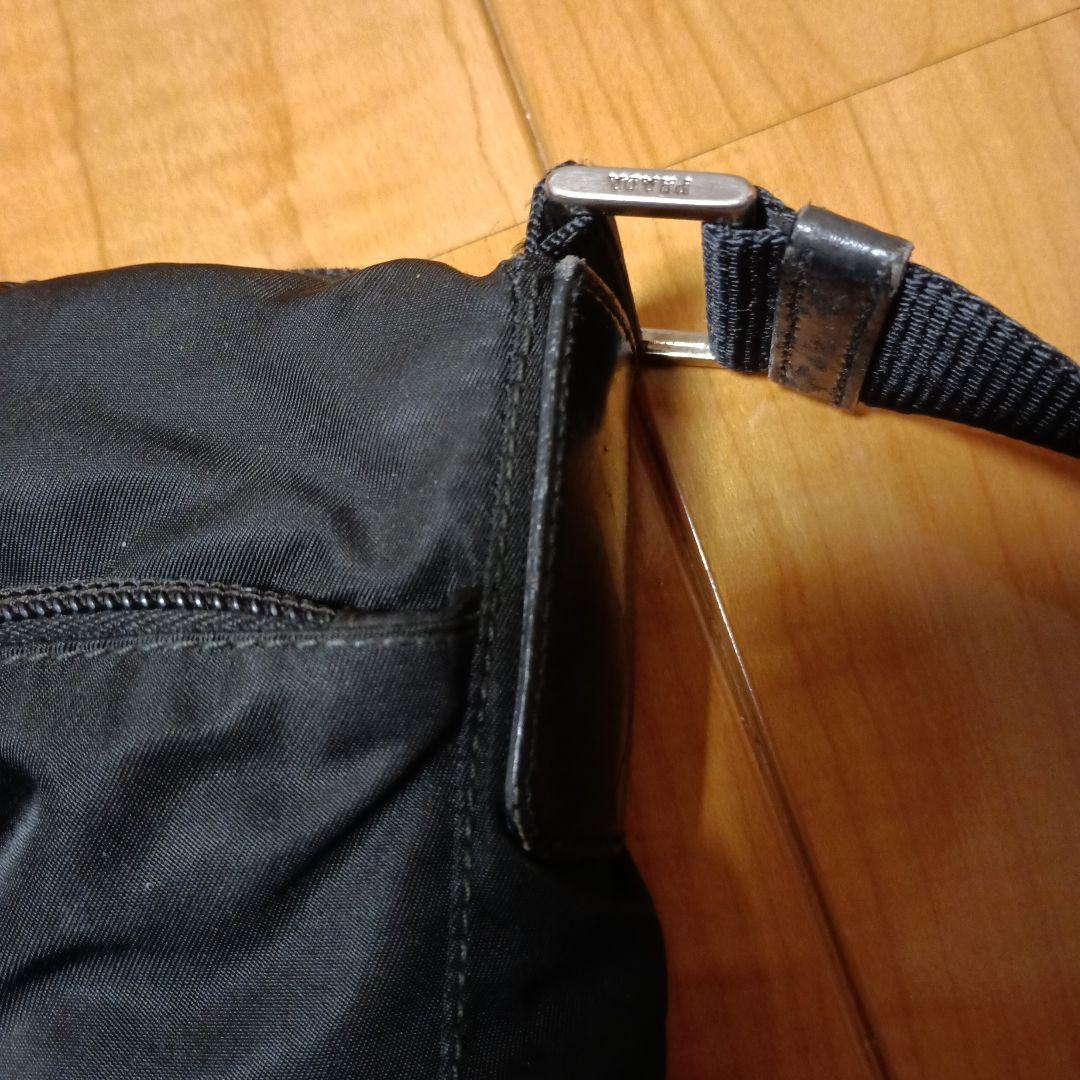 PRADA　ショルダーバッグ　ブラック　ナイロン　三角プレート　レザー　正規品