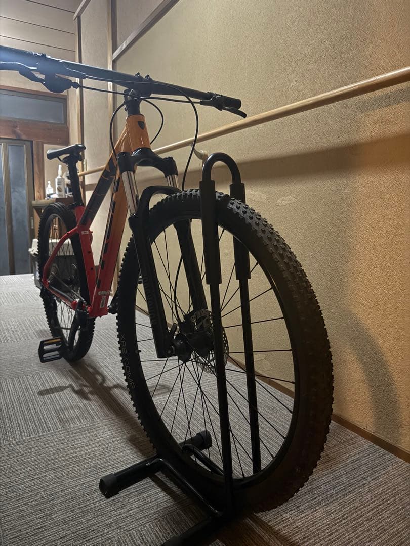 自転車本体 Trek Marlin 7