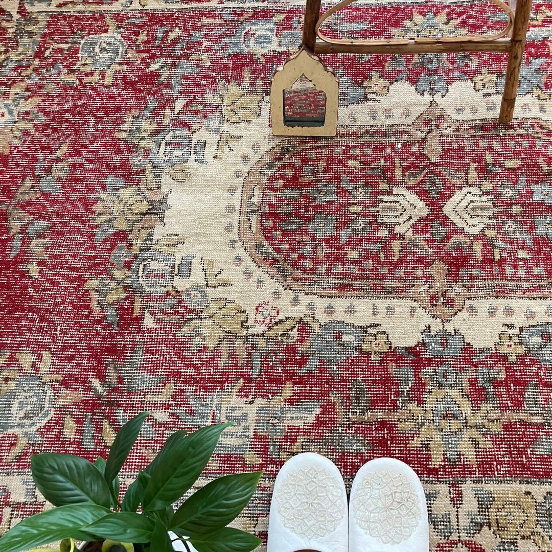 クラシカル柄✳︎114×210レッド　ブルーグレー　ローズ　トルコヴィンテージラグ
