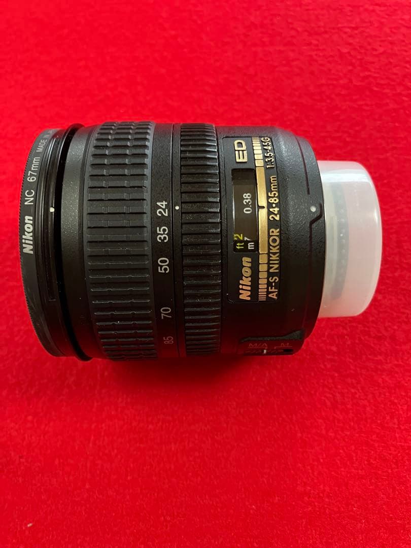 衝撃　新春大特価！　これが新品同様　Ｄ700 Ｓ数2003回　24-85mmＥＤ