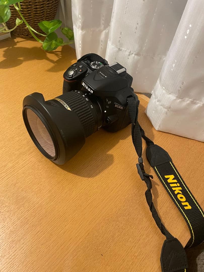 【美品】Nikon D5300 一眼レフカメラ ニコン　TAMRONレンズ付
