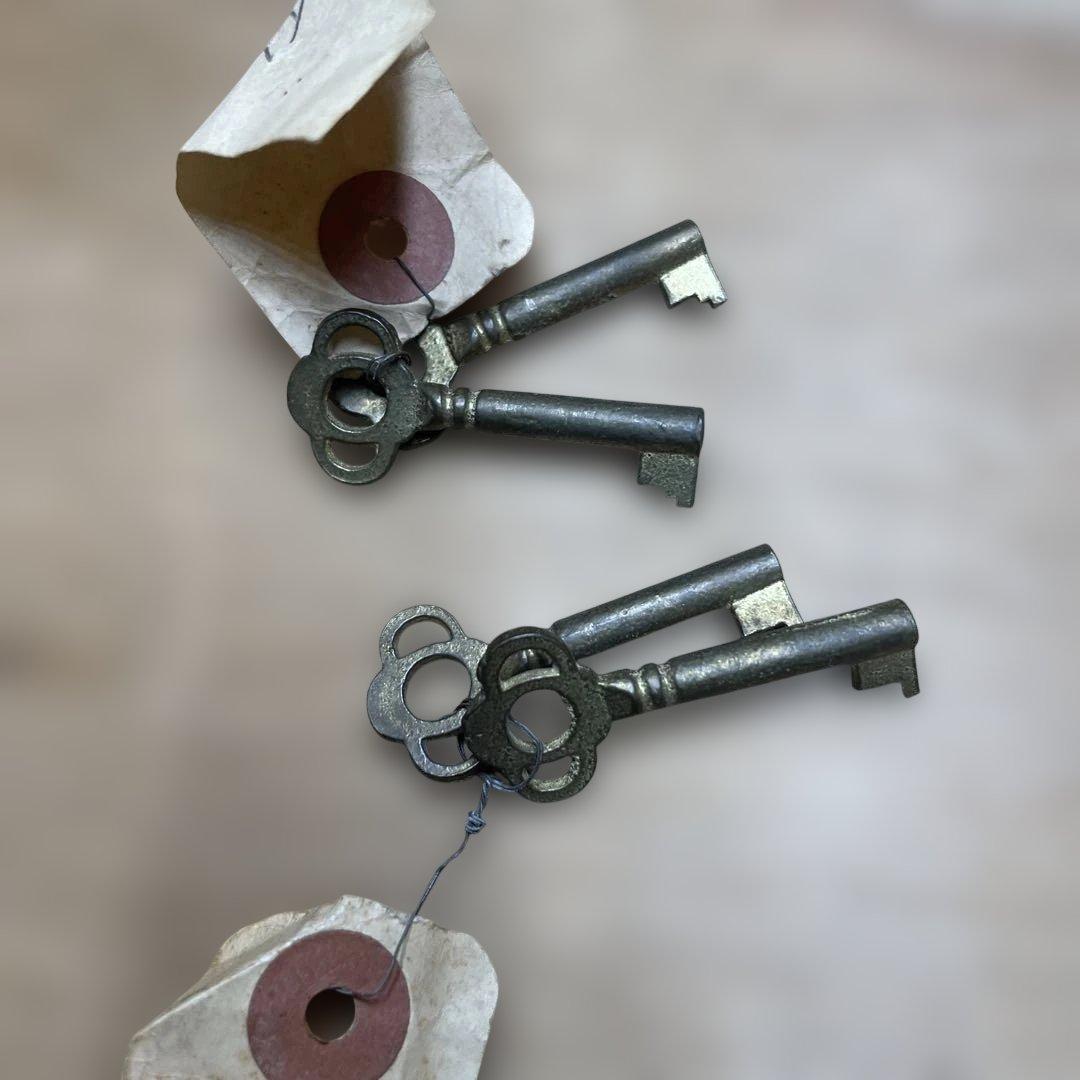 レトロ　木製　金庫タンス　鍵付き　2列3段　引き出しタンス　収納