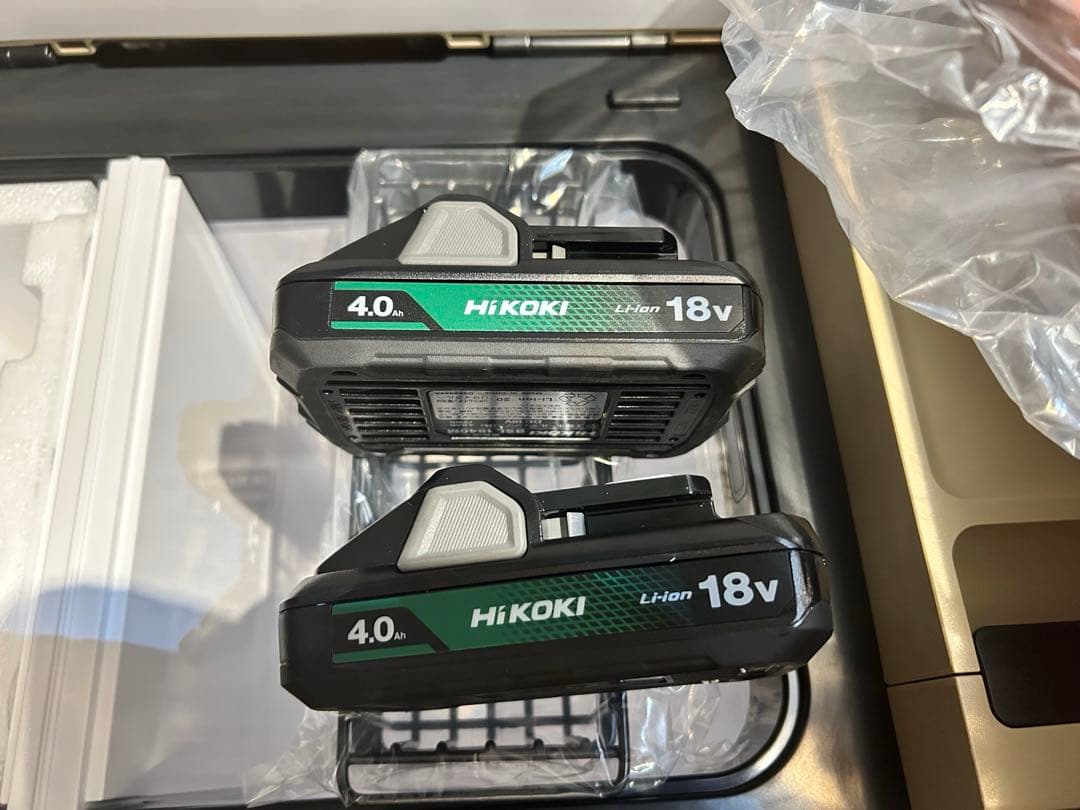 【新品】ハイコーキ　コードレス冷温庫　UL18DBA 新品バッテリー2個付き