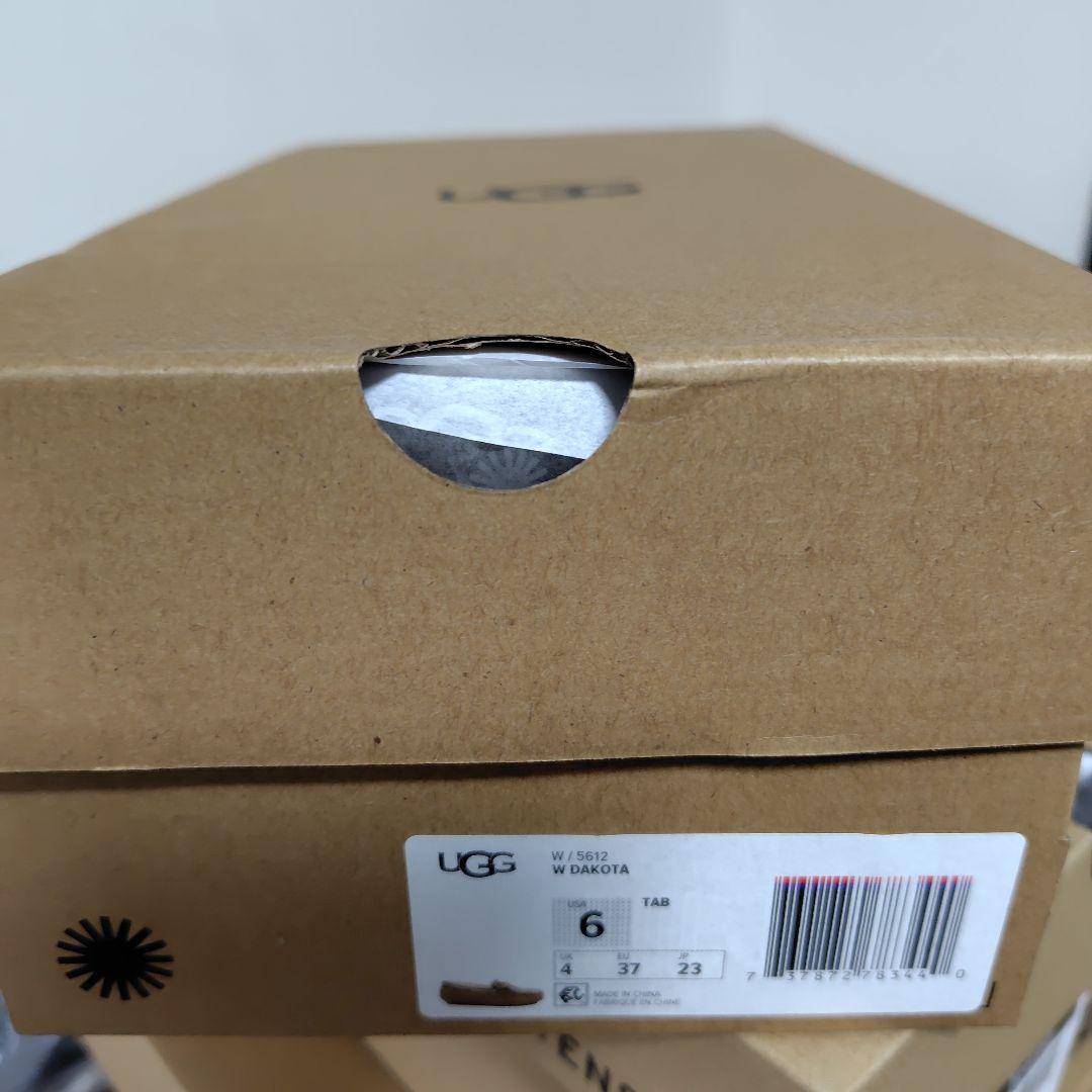 本日発送！！UGG DAKOTA TABACO 23cm モカシン