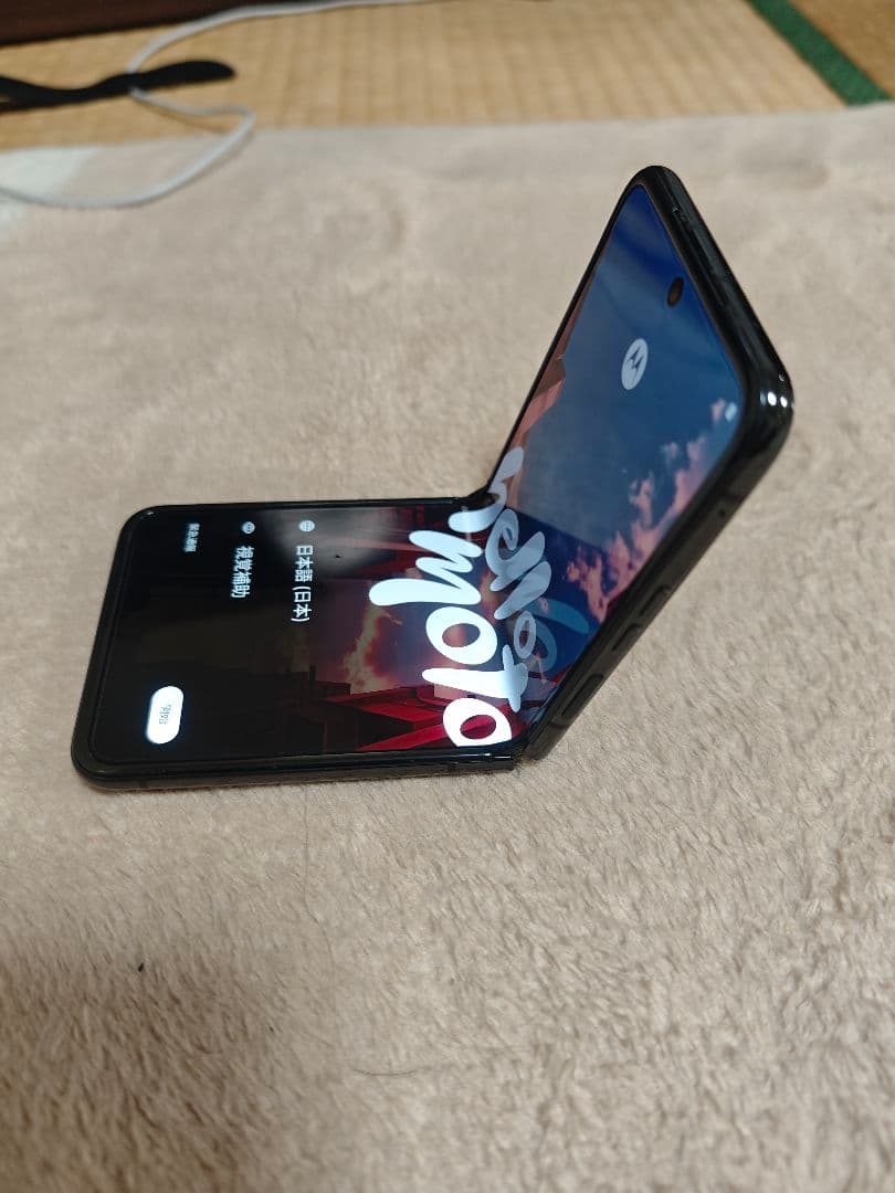 Motorola 折りたたみ式スマートフォン 本体
