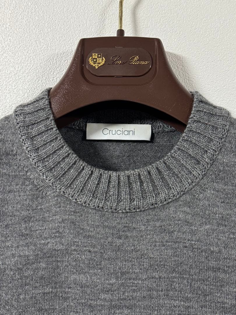 【最終値引き】クルチアーニ　46 グレー　ウール　ニット