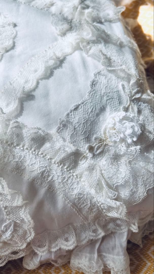 ❤️さえら★ヒスクローネ★美しいレース遣い★可愛いクッションカバー2枚セット