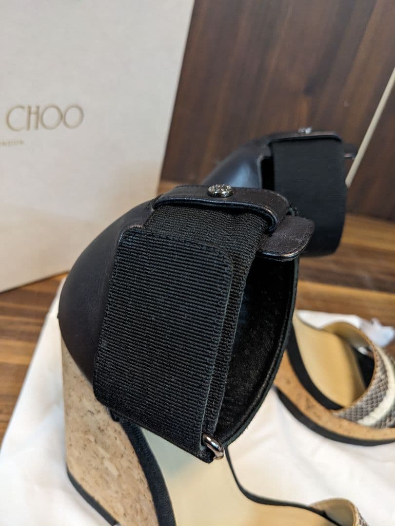 花*様 D1074　ジミーチュウ　ウェッジソール　ストラップ　調節可能　黒　ヘビ