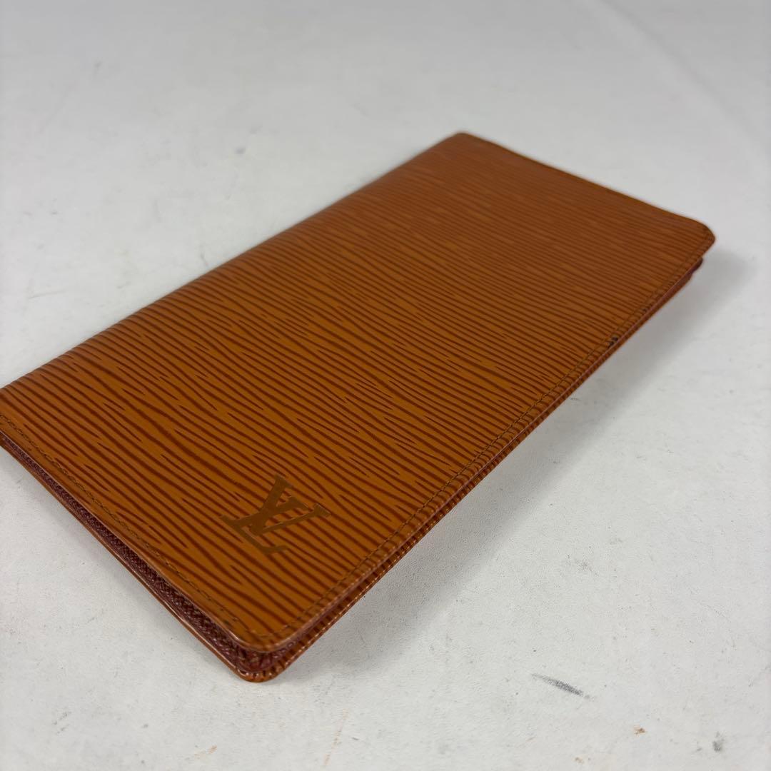 ルイヴィトン エピ ポルトカルト クレディ カードケース 札入れ ブラウン系
