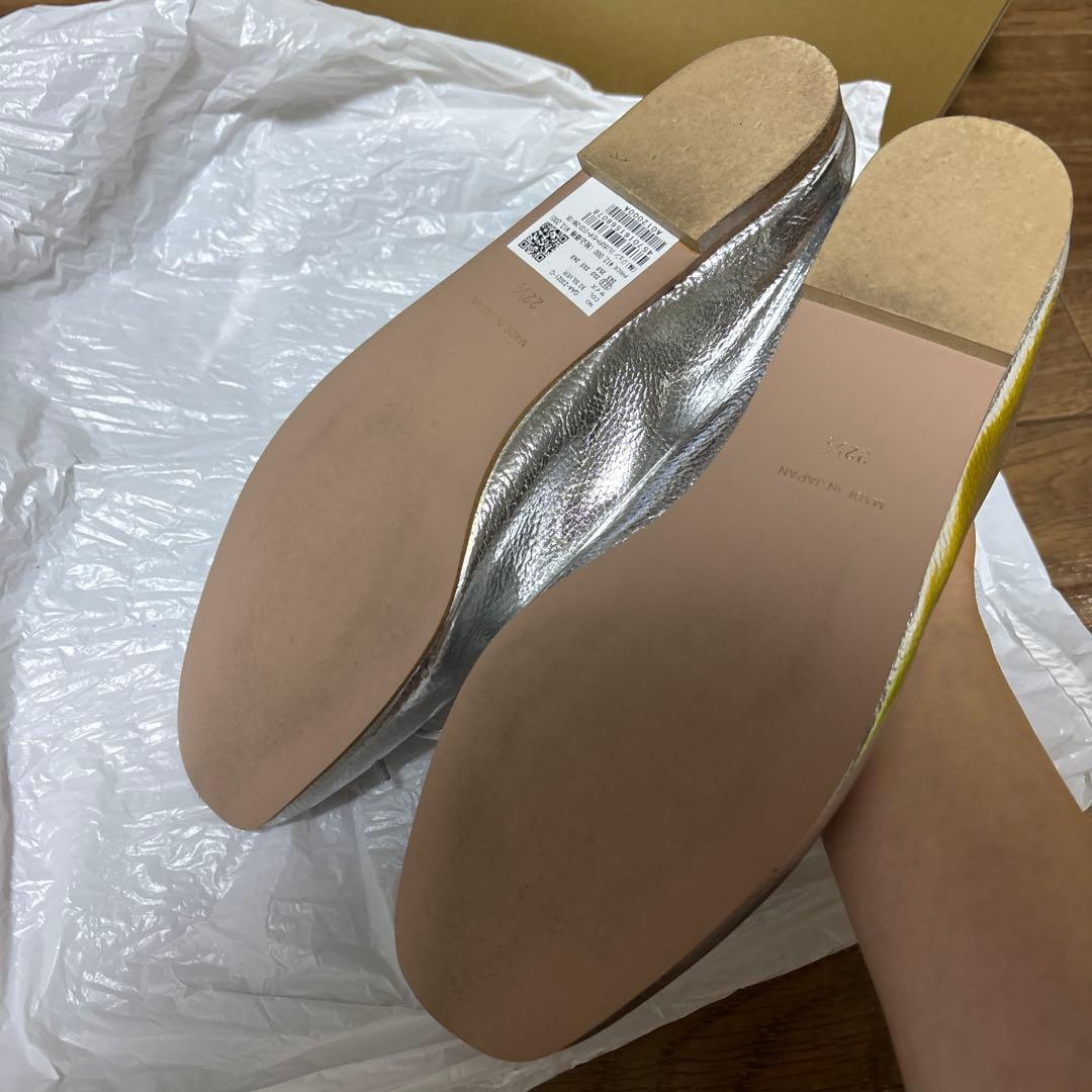 ADAM ET ROPÉ シルバー フラットシューズ 22.5cm 新品