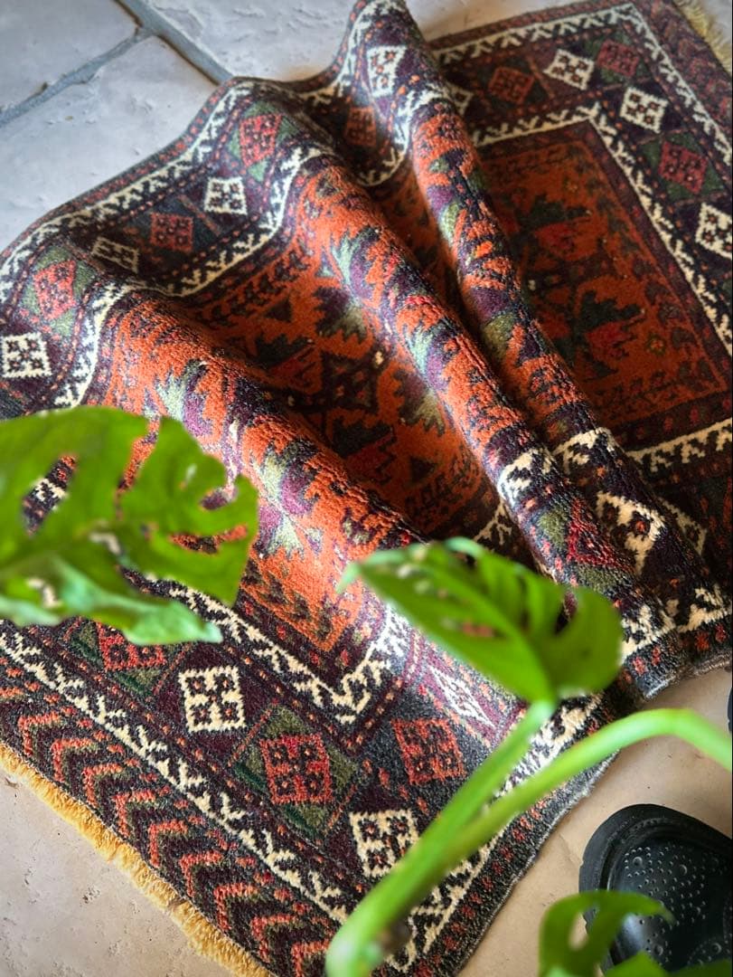 トライバルラグ　ヴィンテージラグ　バルーチ族　シスターン　ザボール　プリミティブ