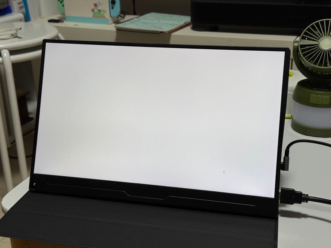 15.6インチ 4K モバイルディスプレイ