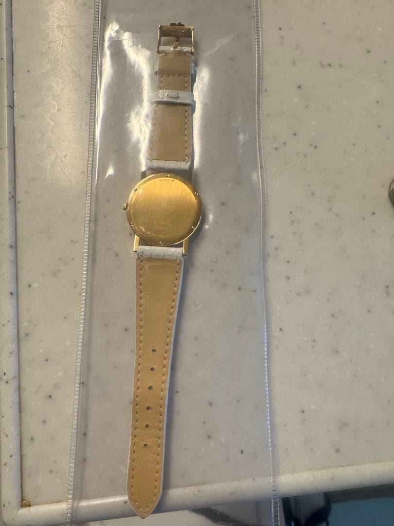 CORUM ゴールド ホワイトレザー 時計　 動きません。金に換算で