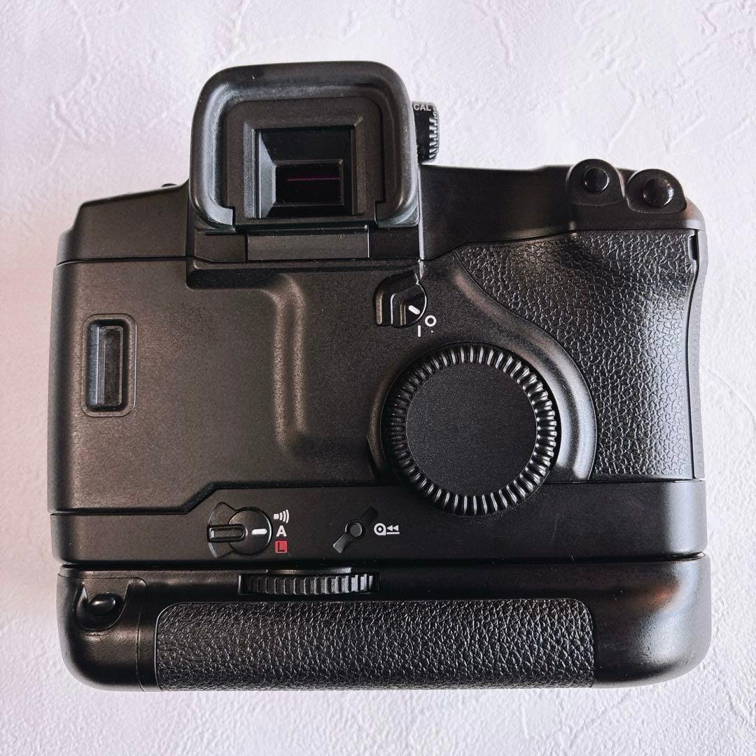 キャノン　フィルムカメラ　EOS-3 バッテリーパックBP-E1付き　中古品