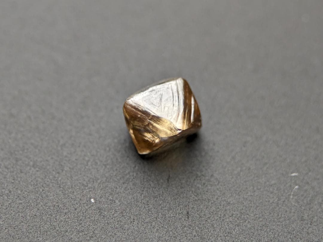 ダイヤモンド原石　八面体とマックル　3石セット