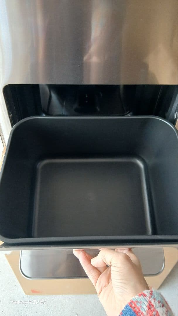 #新品訳ありゴミ箱2段式3分別 縦型 計60L ペダル式キャスター ステンレス製