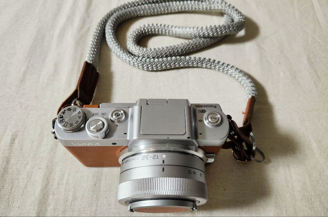 PanasonicLUMIX DMC-GF7Wブラウン パンケーキレンズつき