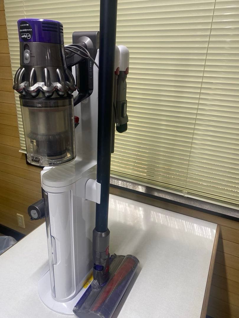 Dyson キャニスター掃除機 本体　ジャンク品