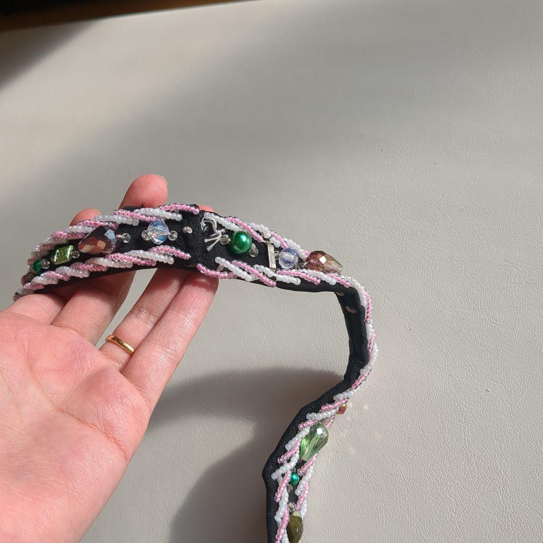 ベリーダンス衣装 黒×赤系花柄 豪華デザイン 側面スリット