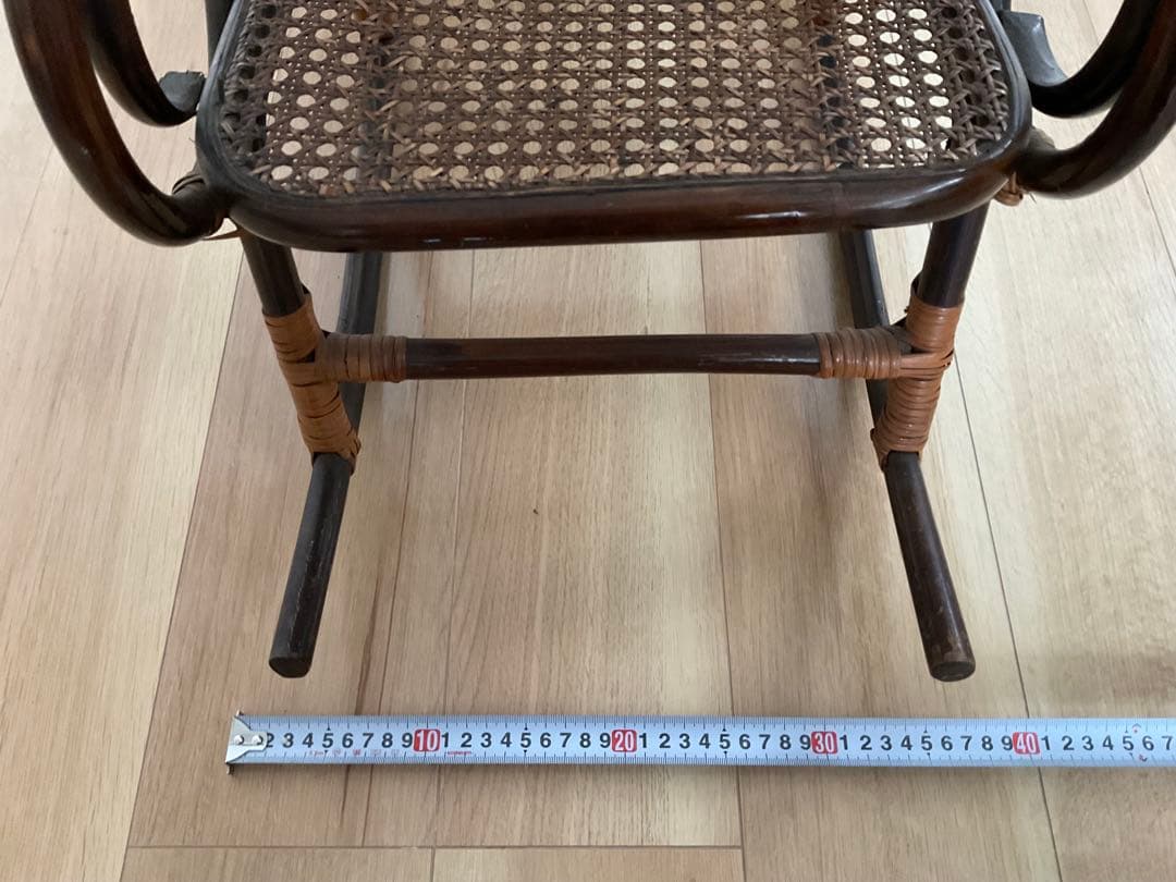 アンティーク　子供用ラタンロッキングチェア　籐　椅子　飾り台　古道具