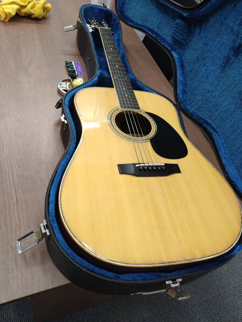 モーリス　Morris w-25 アコースティックギター ハードケース付き