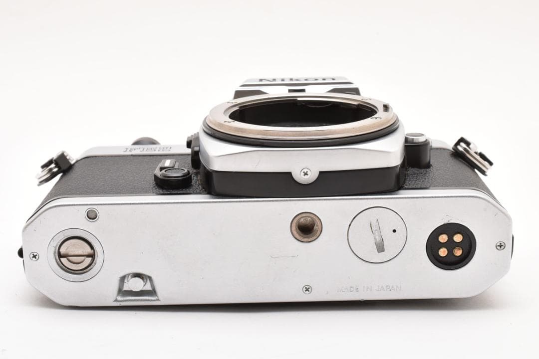 超美品 NIKON FE2 シルバー フィルムカメラ　モルト新品交換済 M363