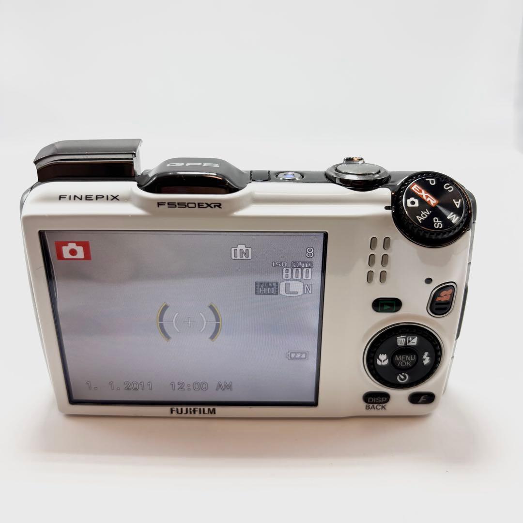 【美品】FUJIFILM FinePix F550EXR ホワイト