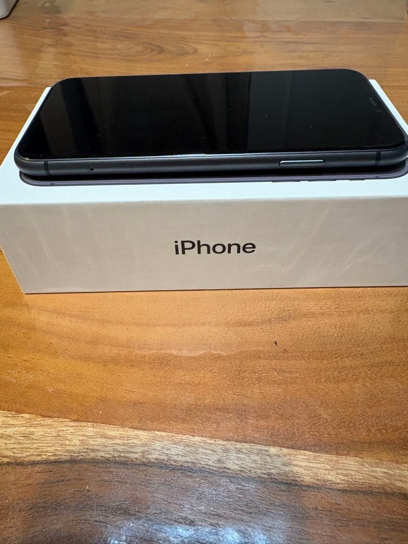 Apple iPhone 11 64GBブラック 本体