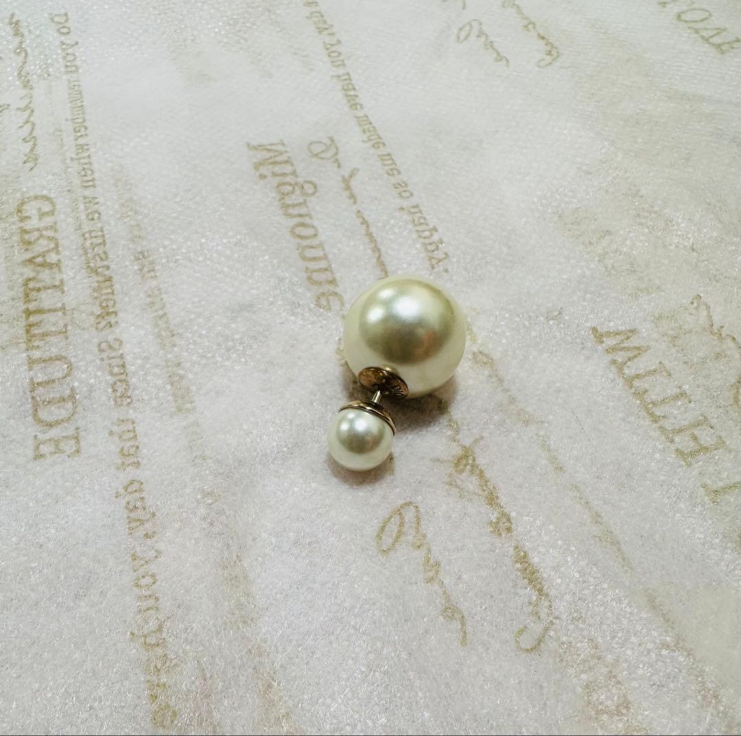 Diorディオール　パールピアス トライバルボール 片耳