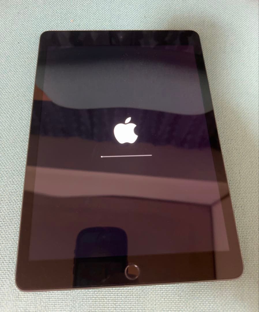 Apple iPad 第9世代　64GB Wifi スペースグレイ