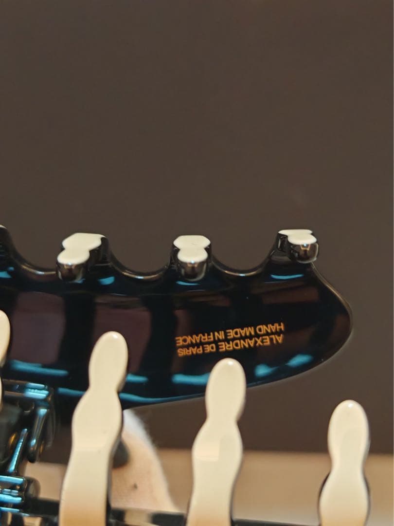 Alexandre de Paris ヘアクリップ ホワイト/ブラック